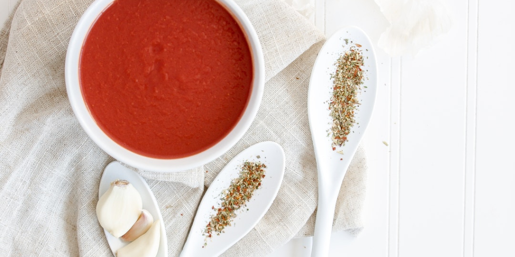 Healthy tomato and butter bean soup